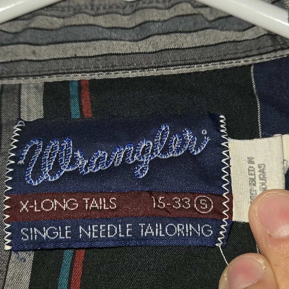 Vintage Wrangler Single Needle Striped Men's Shirt - Black and Gray Pearl Snap